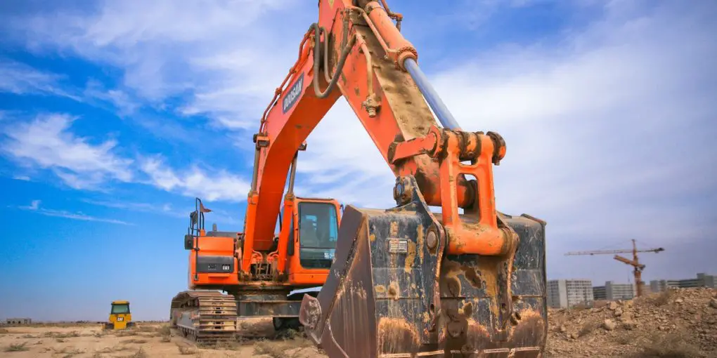 The Top 4 Reasons You Need to Employ Specialized Hauling Equipment for Your Next Project